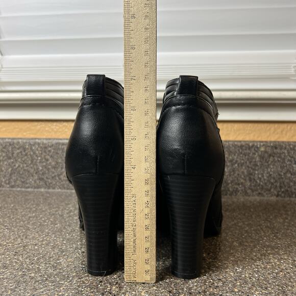 G by Guess Ankle High Heel Booties Womens 10M Black Faux Leather Zip Pointed Toe - Picture 8 of 11